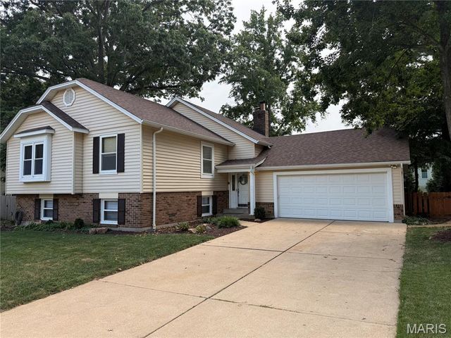 746 Galway Drive, Ballwin, MO 63021