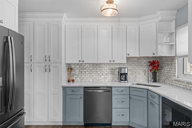 746 Galway Drive, Ballwin, MO 63021