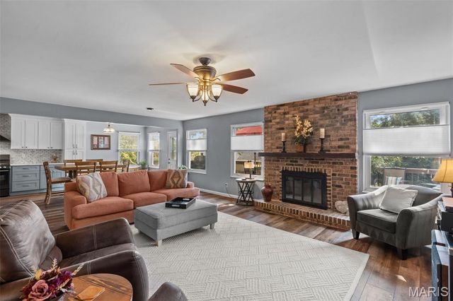 746 Galway Drive, Ballwin, MO 63021