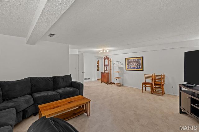 746 Galway Drive, Ballwin, MO 63021