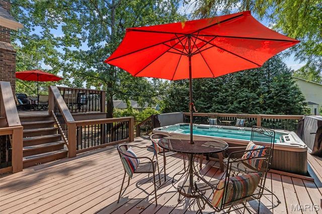 746 Galway Drive, Ballwin, MO 63021
