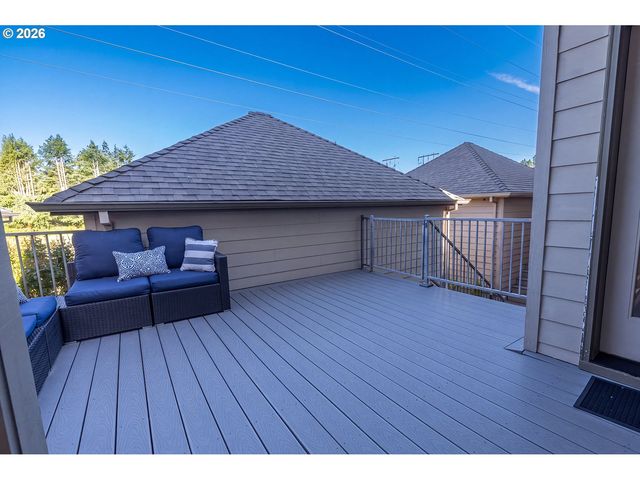 17323 Sw MONTAGUE Way, Portland, OR 97224