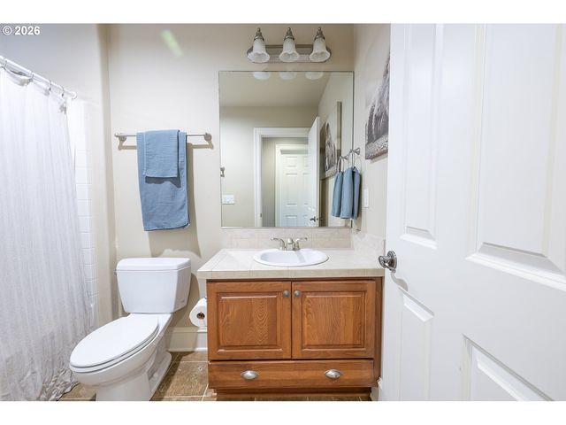 17323 Sw MONTAGUE Way, Portland, OR 97224