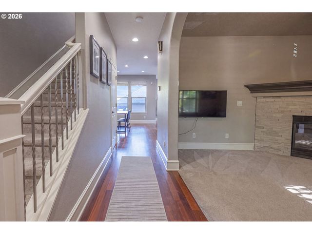 17323 Sw MONTAGUE Way, Portland, OR 97224