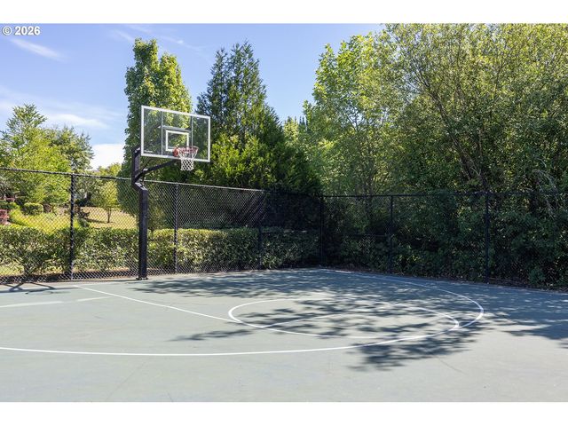 17323 Sw MONTAGUE Way, Portland, OR 97224