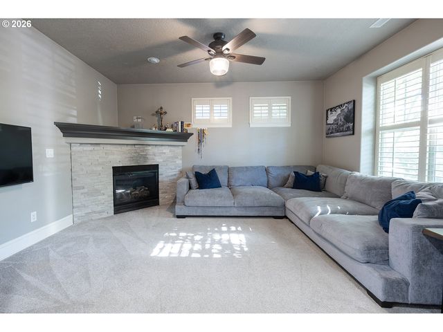 17323 Sw MONTAGUE Way, Portland, OR 97224