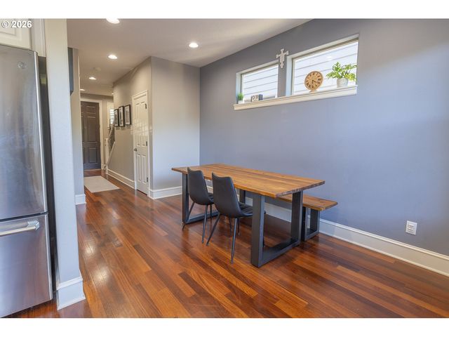 17323 Sw MONTAGUE Way, Portland, OR 97224