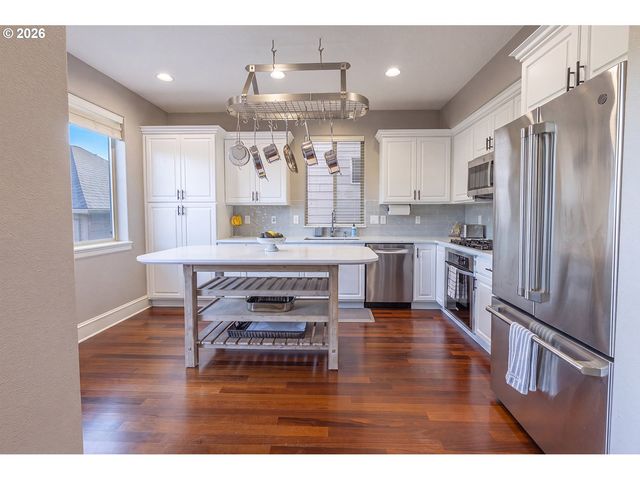 17323 Sw MONTAGUE Way, Portland, OR 97224