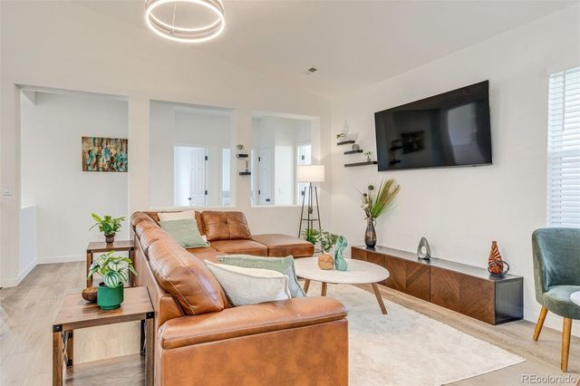 23043 E Ontario Drive 105, Aurora, CO 80016