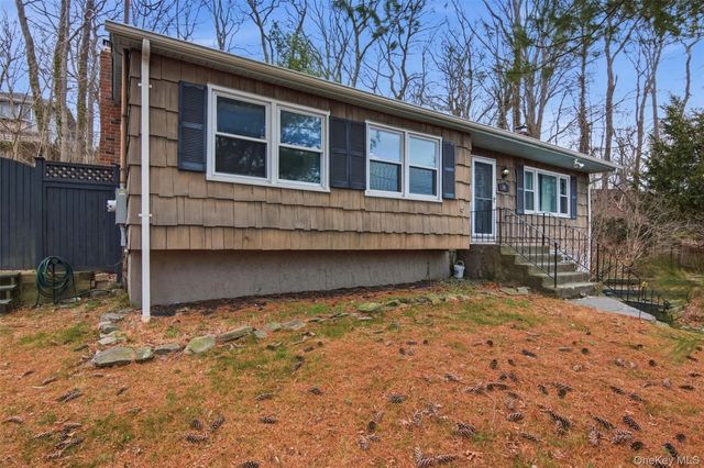 14 Narcissus Road, Rocky Point, NY 11778