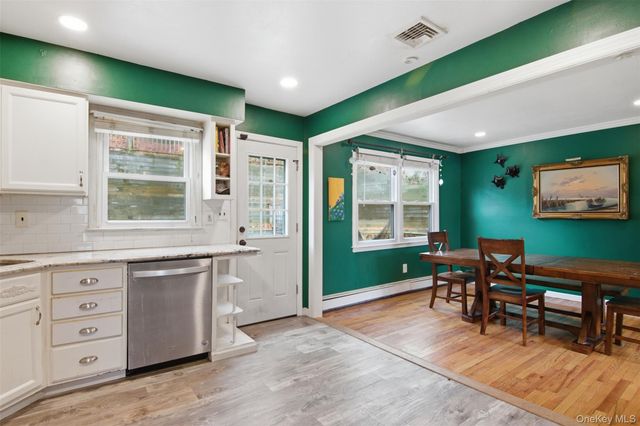 14 Narcissus Road, Rocky Point, NY 11778