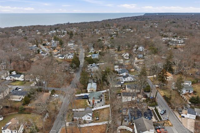 14 Narcissus Road, Rocky Point, NY 11778