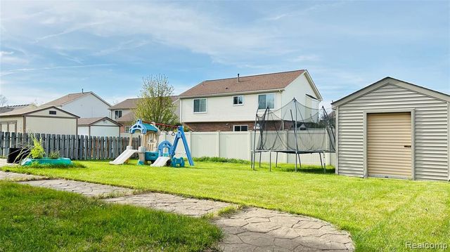 29490 Hunter St, Brownstown, MI 48183