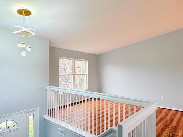 29490 Hunter St, Brownstown, MI 48183