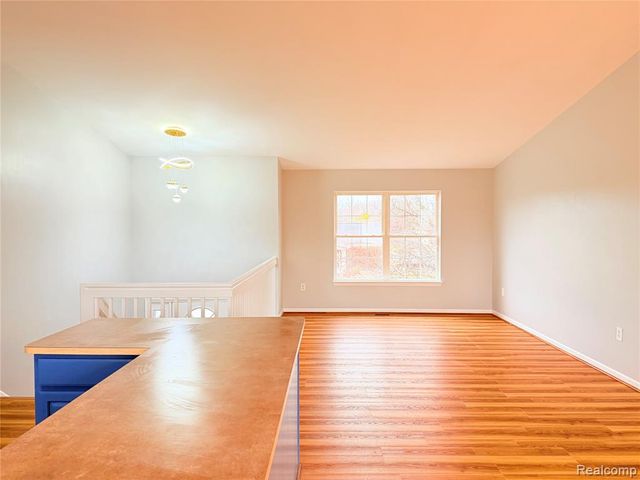 29490 Hunter St, Brownstown, MI 48183