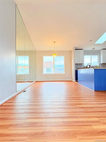 29490 Hunter St, Brownstown, MI 48183