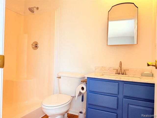 29490 Hunter St, Brownstown, MI 48183