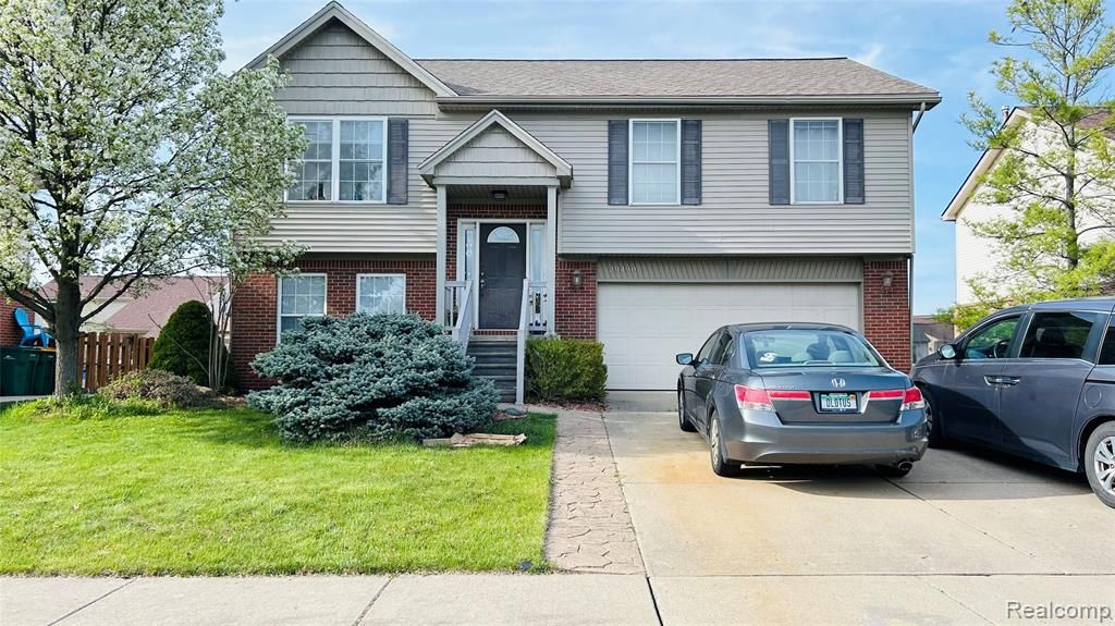 29490 Hunter St, Brownstown, MI 48183