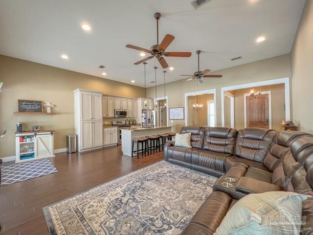 3215 Glen Coe Ct, Milton, FL 32583