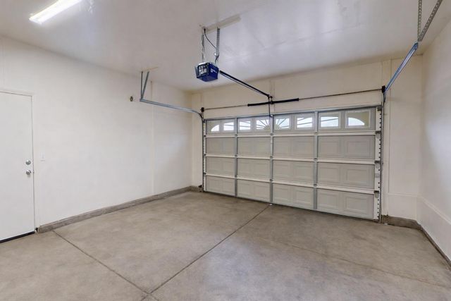 2555 S Lind, Fresno, CA 93725