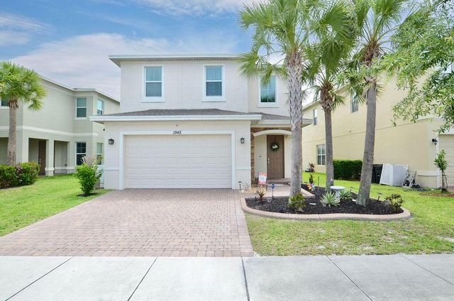 1945 NW Cataluna Circle, Port St. Lucie, FL 34986