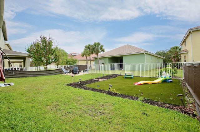 1945 NW Cataluna Circle, Port St. Lucie, FL 34986