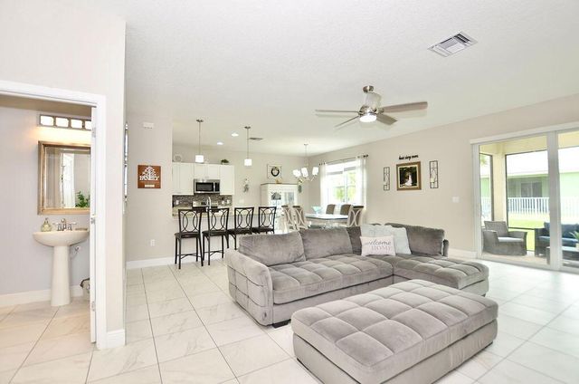 1945 NW Cataluna Circle, Port St. Lucie, FL 34986