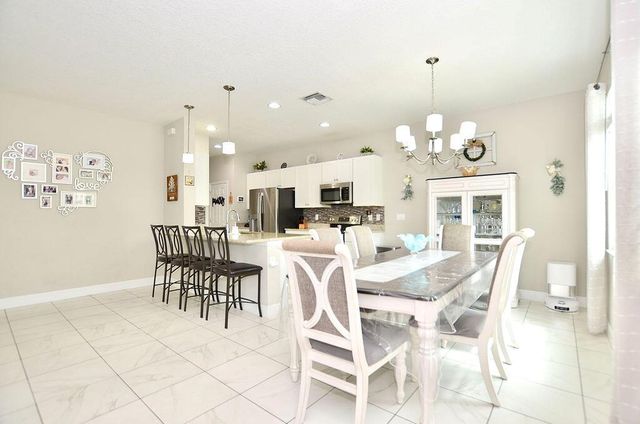 1945 NW Cataluna Circle, Port St. Lucie, FL 34986