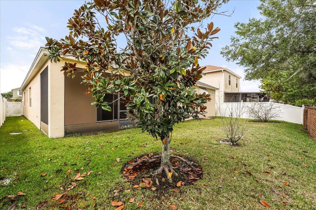 Image 17 of property listing at 14749 BRUNSWOOD WAY, Orlando, FL 32824