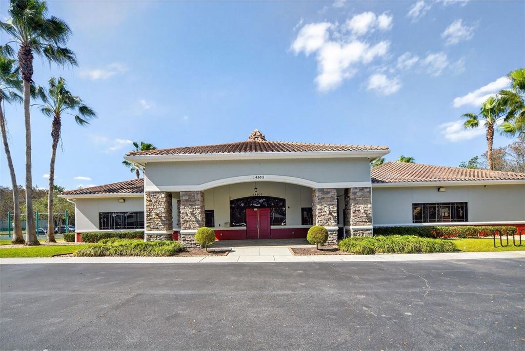 Image 18 of property listing at 14749 BRUNSWOOD WAY, Orlando, FL 32824