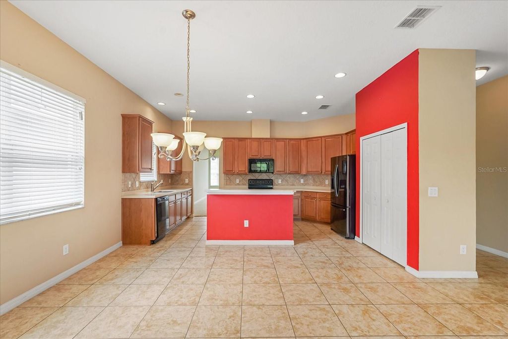 Image 6 of property listing at 14749 BRUNSWOOD WAY, Orlando, FL 32824