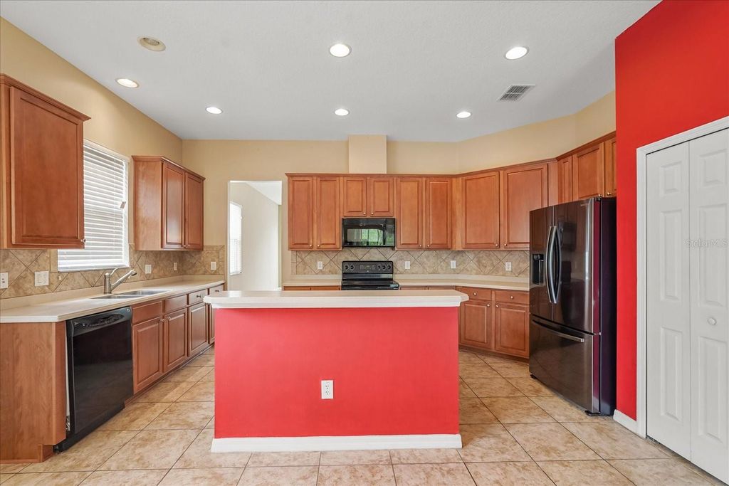 Image 7 of property listing at 14749 BRUNSWOOD WAY, Orlando, FL 32824