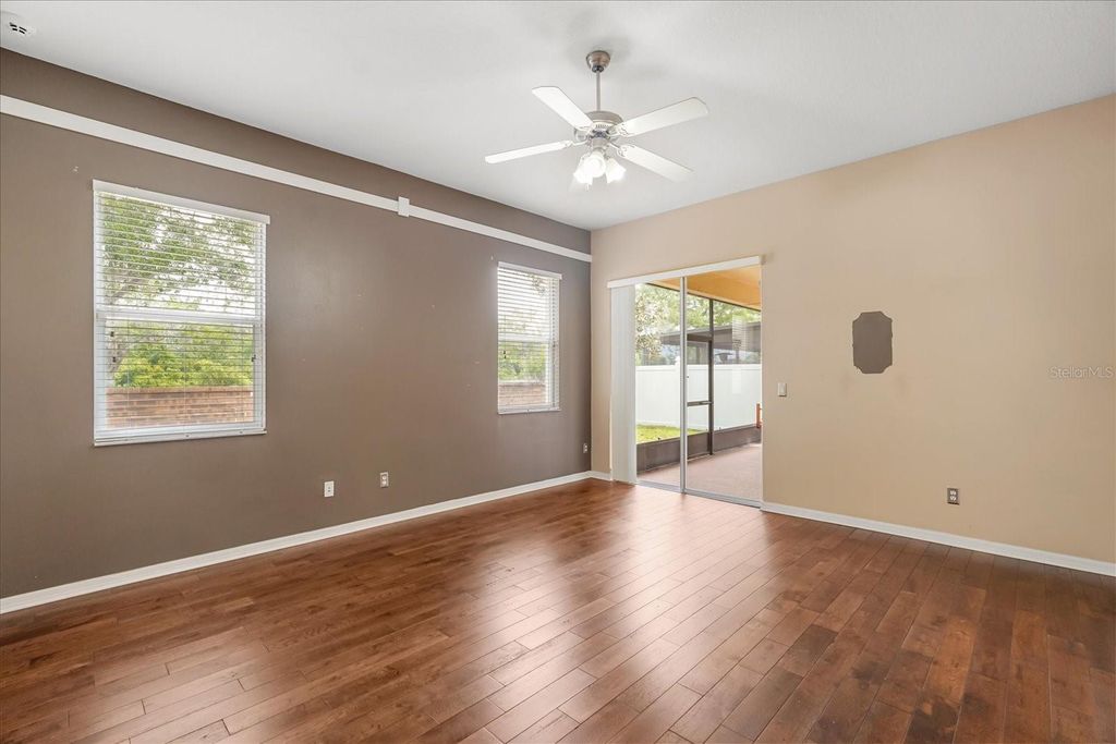 Image 9 of property listing at 14749 BRUNSWOOD WAY, Orlando, FL 32824