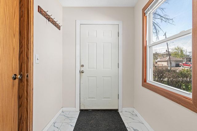 2640 Sheridan Avenue N, Minneapolis, MN 55411