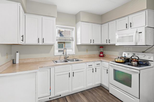 2640 Sheridan Avenue N, Minneapolis, MN 55411