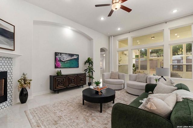 4051 Wood Crk, San Antonio, TX 78257
