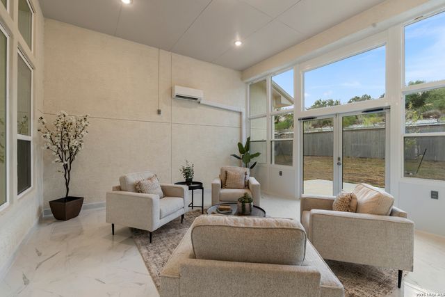 4051 Wood Crk, San Antonio, TX 78257