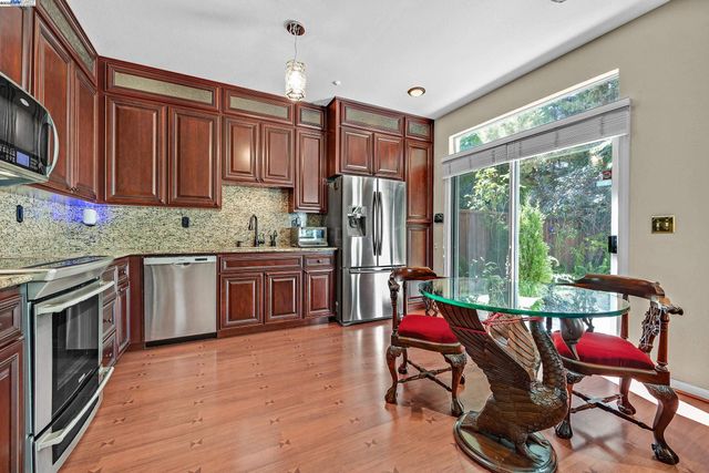 15 Creekside Dr, San Ramon, CA 94583