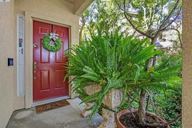 15 Creekside Dr, San Ramon, CA 94583