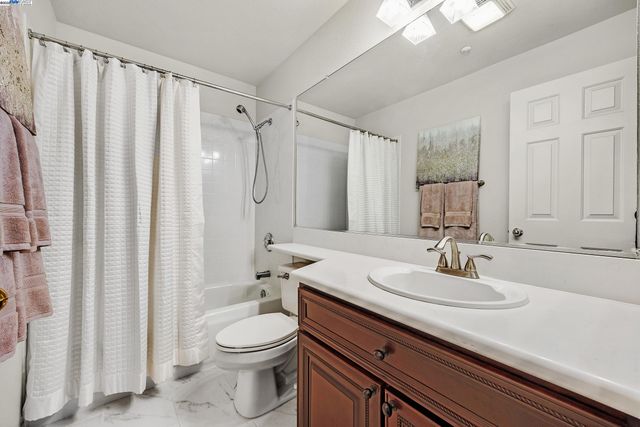 15 Creekside Dr, San Ramon, CA 94583