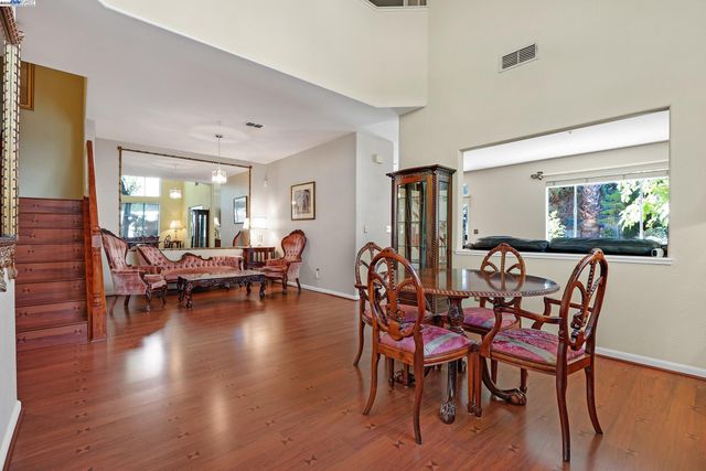 15 Creekside Dr, San Ramon, CA 94583