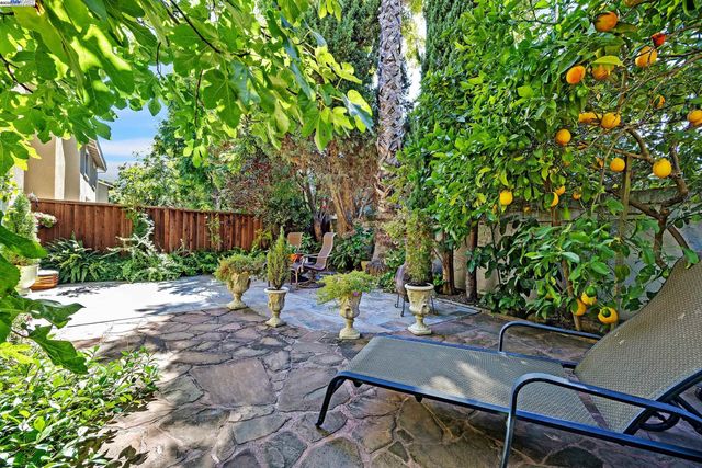 15 Creekside Dr, San Ramon, CA 94583