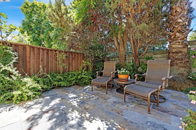 15 Creekside Dr, San Ramon, CA 94583