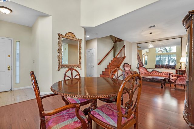 15 Creekside Dr, San Ramon, CA 94583