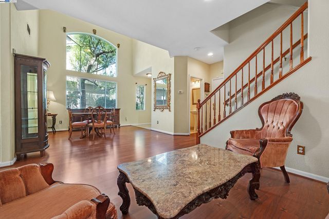 15 Creekside Dr, San Ramon, CA 94583