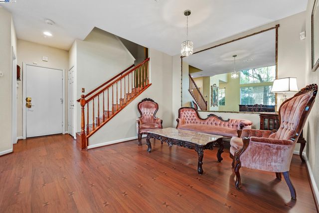 15 Creekside Dr, San Ramon, CA 94583