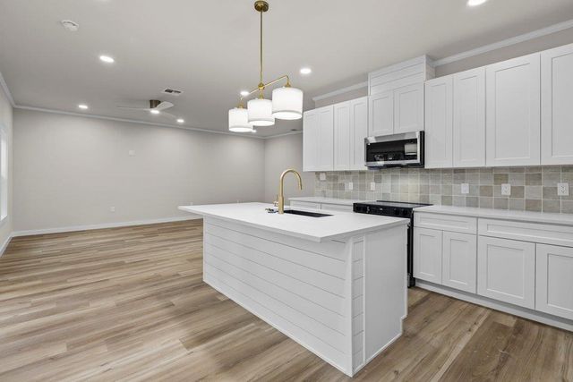 30 Wood Glen DR, Wimberley, TX 78676