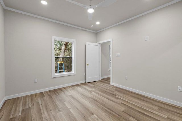 30 Wood Glen DR, Wimberley, TX 78676