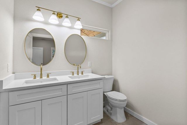 30 Wood Glen DR, Wimberley, TX 78676