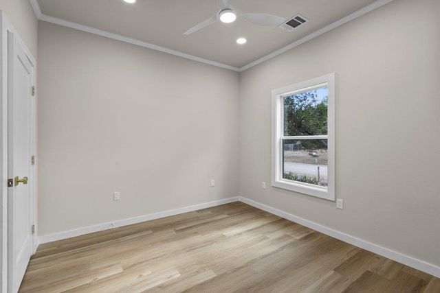 30 Wood Glen DR, Wimberley, TX 78676